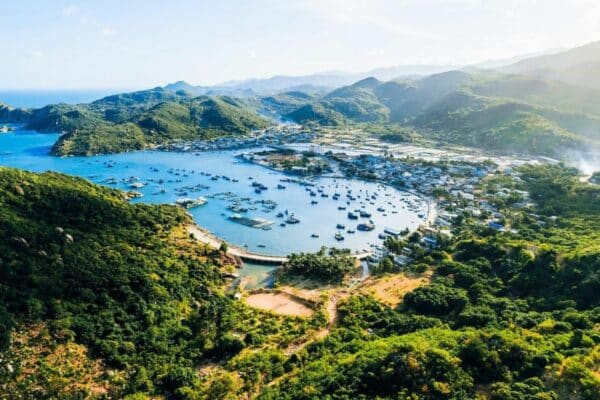 beautiful beaches in Khanh Hoa
