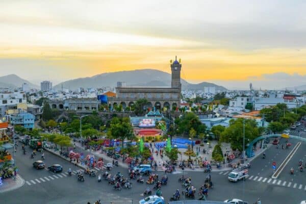 nhà thờ núi nha trang vào mùa giáng sinh