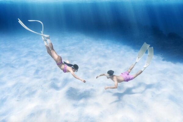 What do you need to prepare for freediving couple photography?
